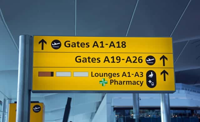 Airport Gate Sign Tips for Flying with Kids